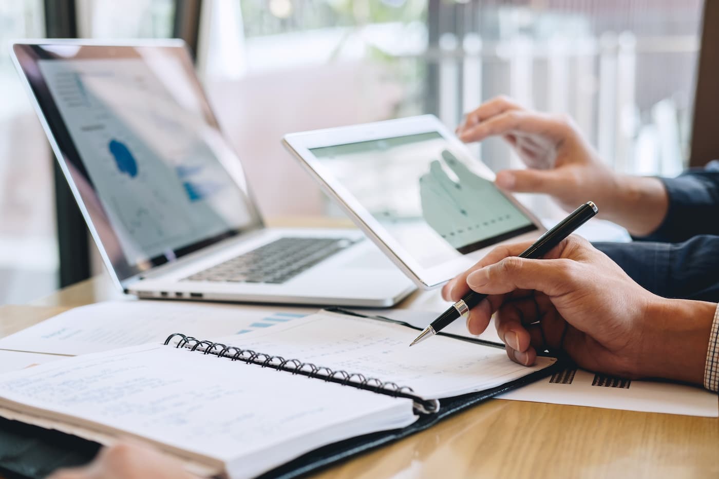 looking-at-reports-on-laptop